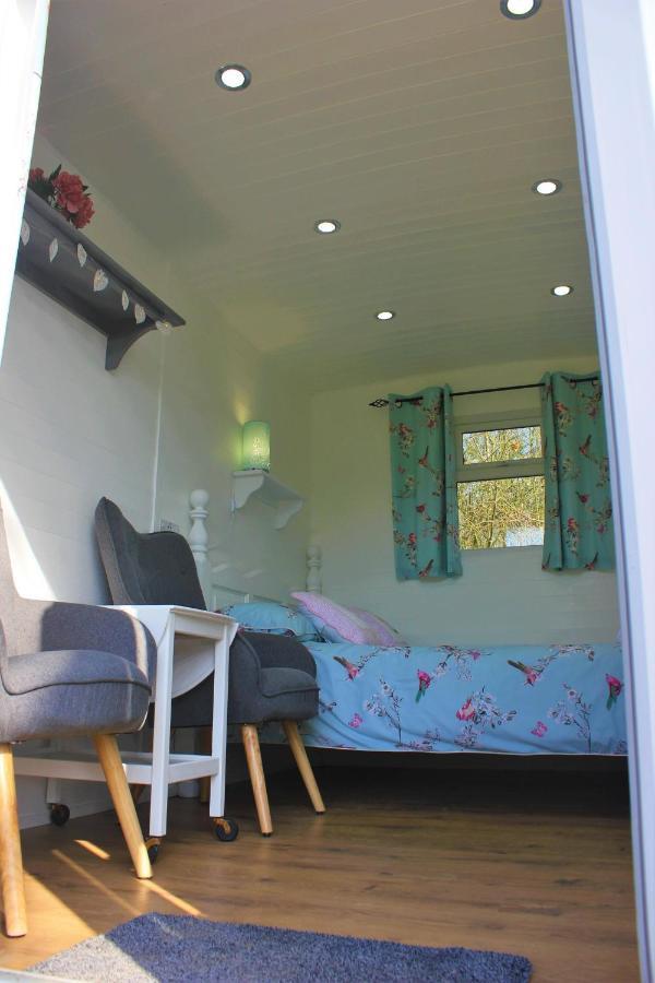 Hopgarden Glamping Luxury Shepherds Huts Wadhurst Exterior photo