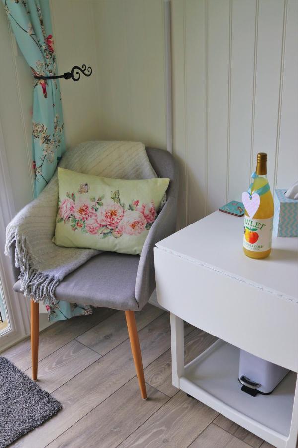 Hopgarden Glamping Luxury Shepherds Huts Wadhurst Exterior photo