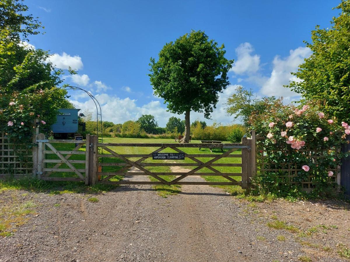 Hopgarden Glamping Luxury Shepherds Huts Wadhurst Exterior photo